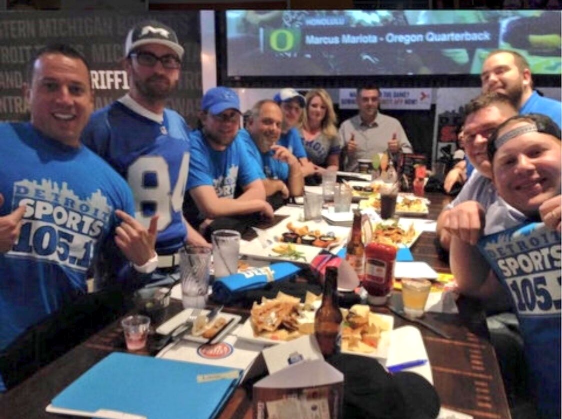 laurabagley4's tweet photo. #tbt #teamdeez Draft Battle with 105.1 in 2015 🏆😊🏈 https://t.co/F8Dd9p2plB