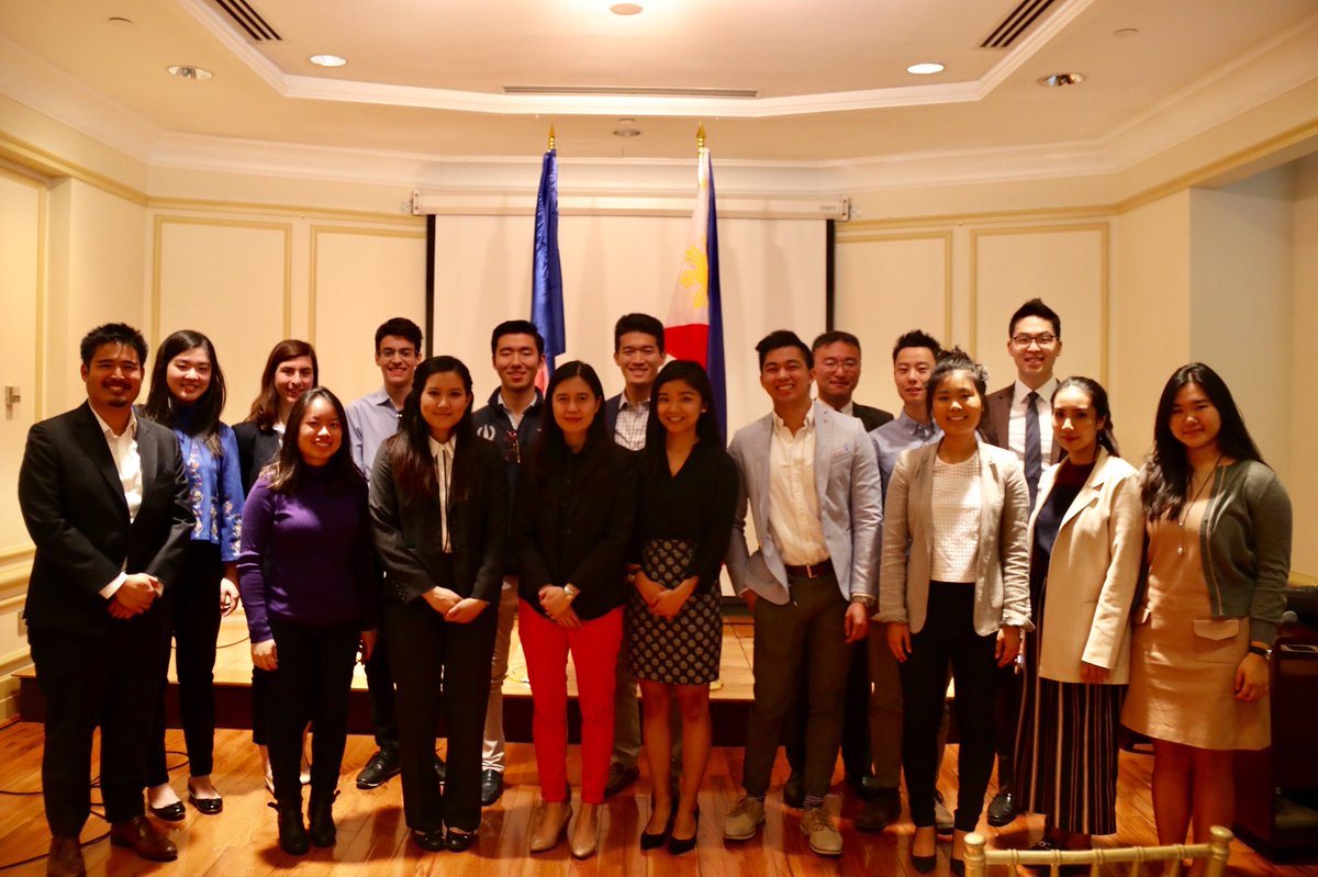 philippinesusa's tweet image. Public Diplomacy Officer Darell Artates briefs visiting @GeorgetownIRC students on PH-US relations including on security &amp;amp;defense,counterterrorism,counter narcotics,trade&amp;amp;investments, people2people ties; highlights importance of @ASEAN; &amp;amp;underscores 3pillars of PH foreign service