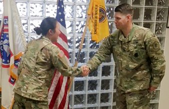 #MeetYourArmy SSG Shaun Phillips <a href="/AMEDD_RCTR_SA/">Army Medicine San Antonio</a> #reenlists ✋ w/help of his former #Soldier, now #ArmyOfficer, 1LT Apphia Kim of 720th MP BN. #ArmyTraditions live on! 🇺🇸 <a href="/OICSAMRCr/">San Antonio Medical Recruiting Station OIC</a>