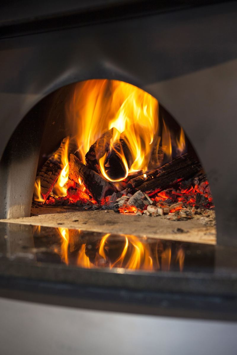 Try our delicious homemade sourdough pizza and indoor BBQ meat and fish dishes #Hawkhurst #pizza #grill #freshproduce