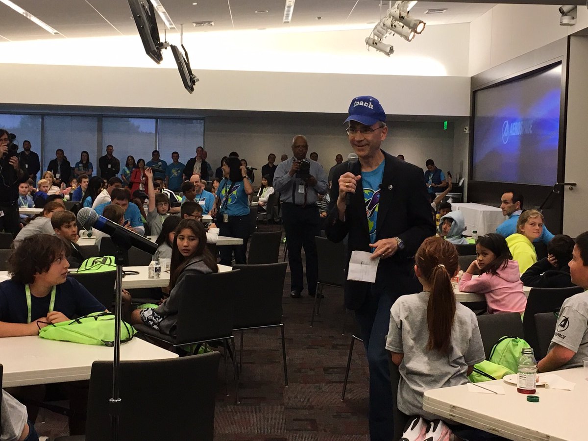 SteveIsakowitz's tweet image. Meeting future @AerospaceCorp superstars today. It’s Take Your Kids to Work Day! #STEMiscool