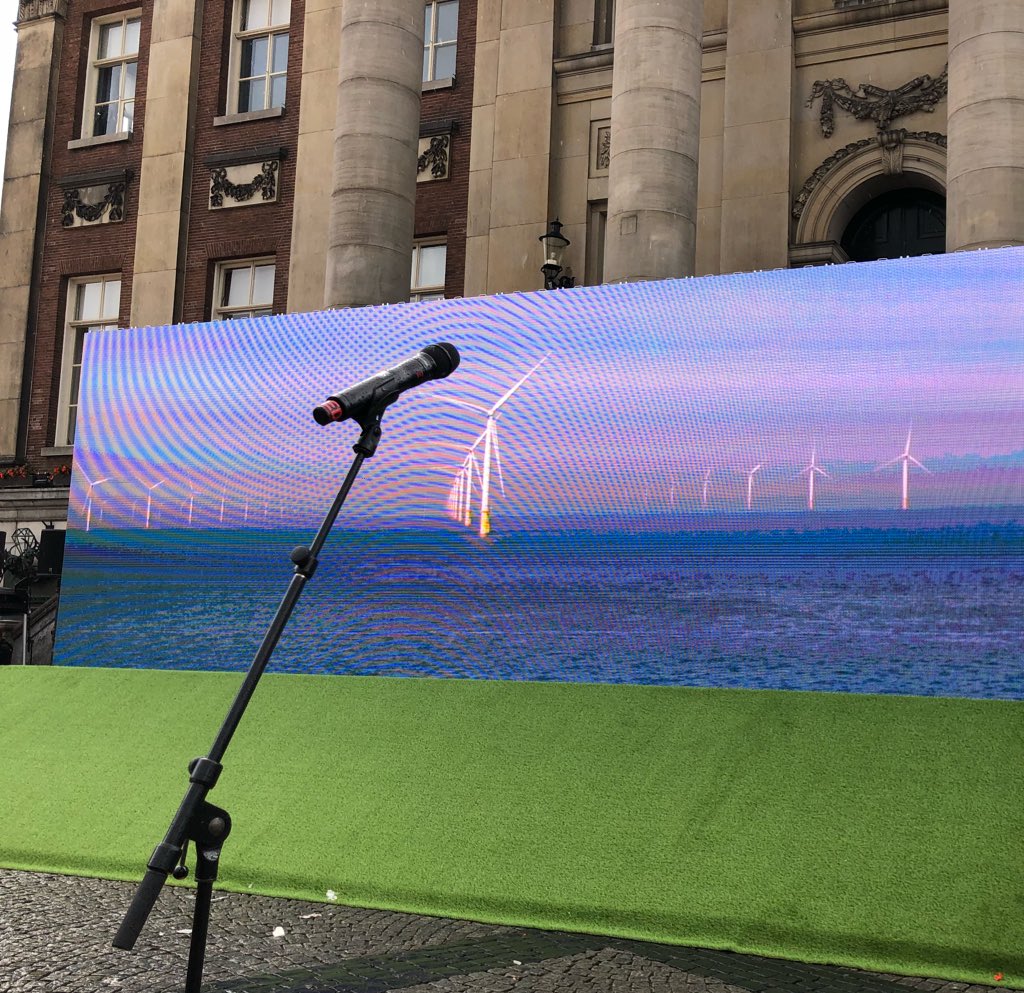 Voorbereidingen in volle gang Koningsdag in Groningen. Goed bezig <a href="/Koningsdag_2018/">Koningsdag 2018 Groningen</a> <a href="/gem_groningen/">Gemeente Groningen</a> @XsagaNu #innovatie #groenewaterstof #duurzametoekomst <a href="/provgroningen/">Provincie Groningen</a> <a href="/advanwijk/">Ad van Wijk</a> <a href="/VNONCWNoord/">VNO-NCW Noord</a> <a href="/NIB_NNL/">NIB</a>