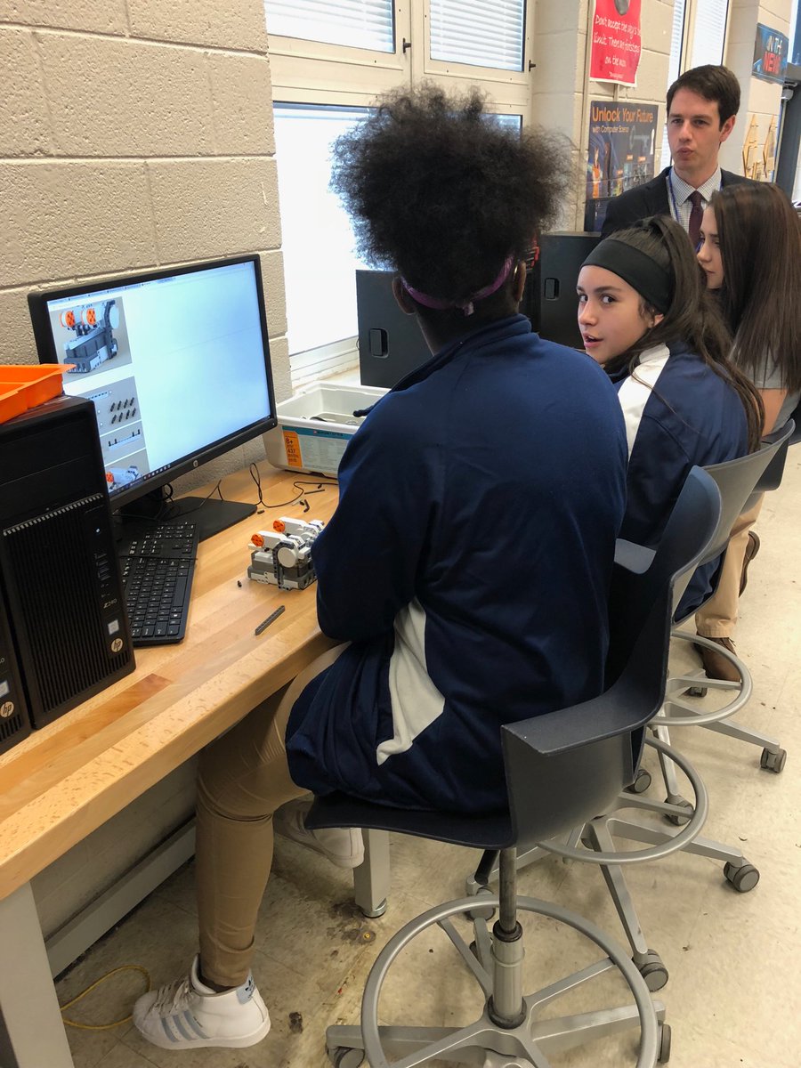 VPSCDO's tweet photo. #girlpower at Saluda Trail STEAM Middle School!#LISCarolinas https://t.co/s9g6Ek1Dev