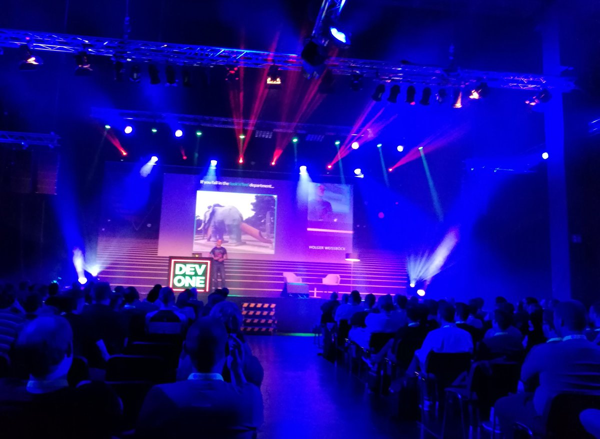 rgoeritz's tweet image. Great closing keynote by @Dynatrace&apos;s own Holger Weissböck on good and bad UX practices - in software and in life. #DevOneConf #Linz