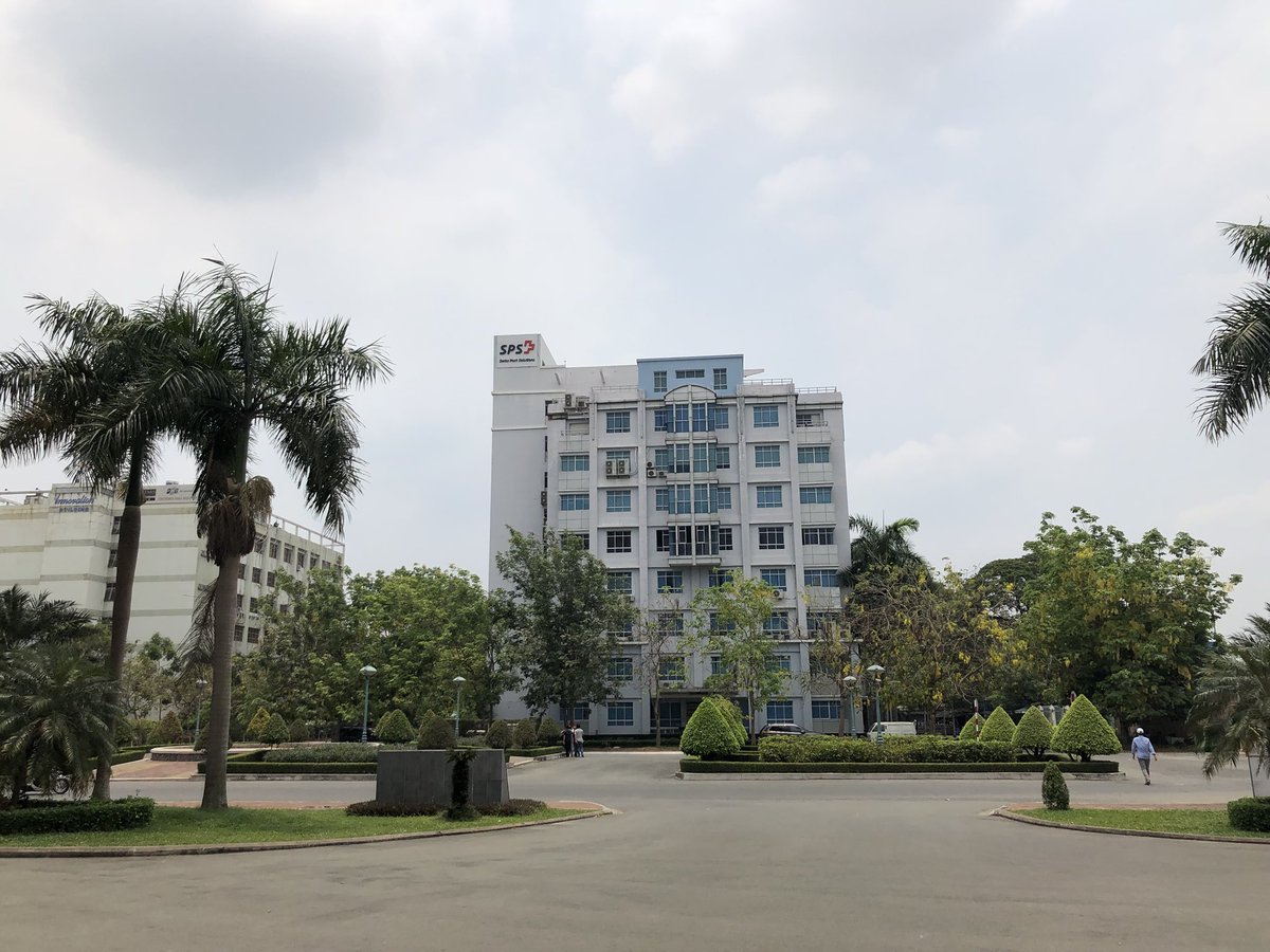 noline_ch's tweet photo. Greetings from Vietnam @MarkusPeter @bucheli #sps #swisspostsolutions https://t.co/Lyxnqjrp6l