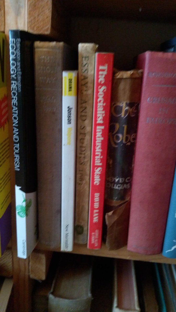 3/??... Also #blaenau full of lovely #indy businesses... Including the most amazing 2nd hand bookstore as well as fab cafes <a href="/AnturStiniogCyf/">Antur Stiniog</a> and more..