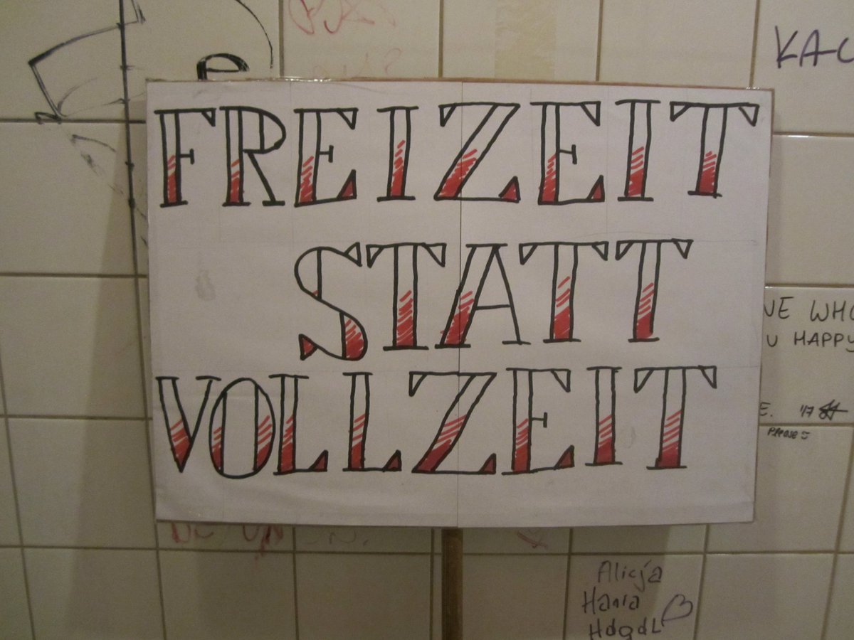 un_sicherheit's tweet photo. Nur noch sechs Mal schlafen, dann heißt es: "Wir sind nicht alle, es fehlen die, die arbeiten!" Heraus zum internationalen Kampf- und Feiertag der Arbeitslosen am 2. Mai! 13h Senefelder Platz #R1MB #1Mai #R2MB #2Mai https://t.co/0cB2725Hit