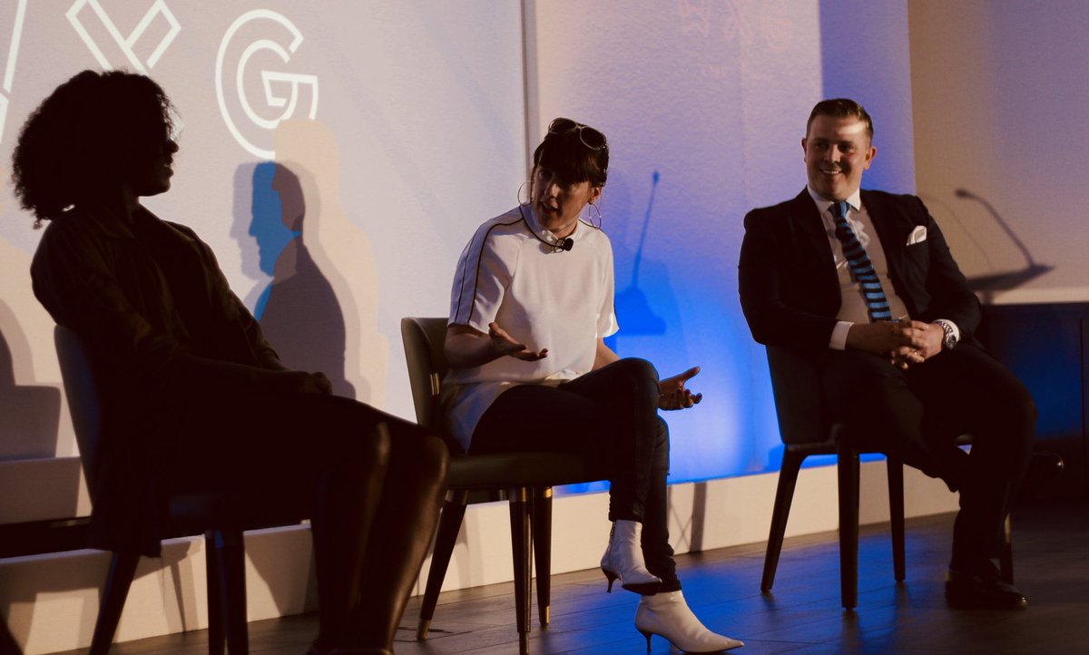wxg's tweet photo. STOP! Panel time. π€ #WXGSIX https://t.co/lXaaR3Xu02