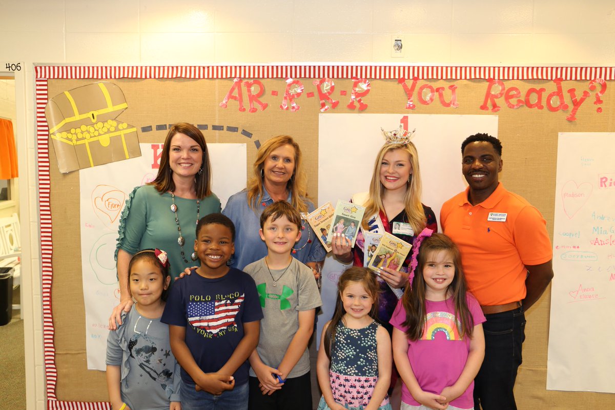 AskGirlsKnowHow's tweet photo. Thrilled to announce @MAOTeen has been named our #GirlsKnowHow National Teen Ambassador! Jessica returned to @carywoodsACS in her hometown of Auburn, AL to donate a set of books and inspire first-grade students. Get books: @QVC: https://t.co/gNnTIwJ9X5 #SERVICEFORCE #GirlsKnowHow https://t.co/EDdzi6wIye