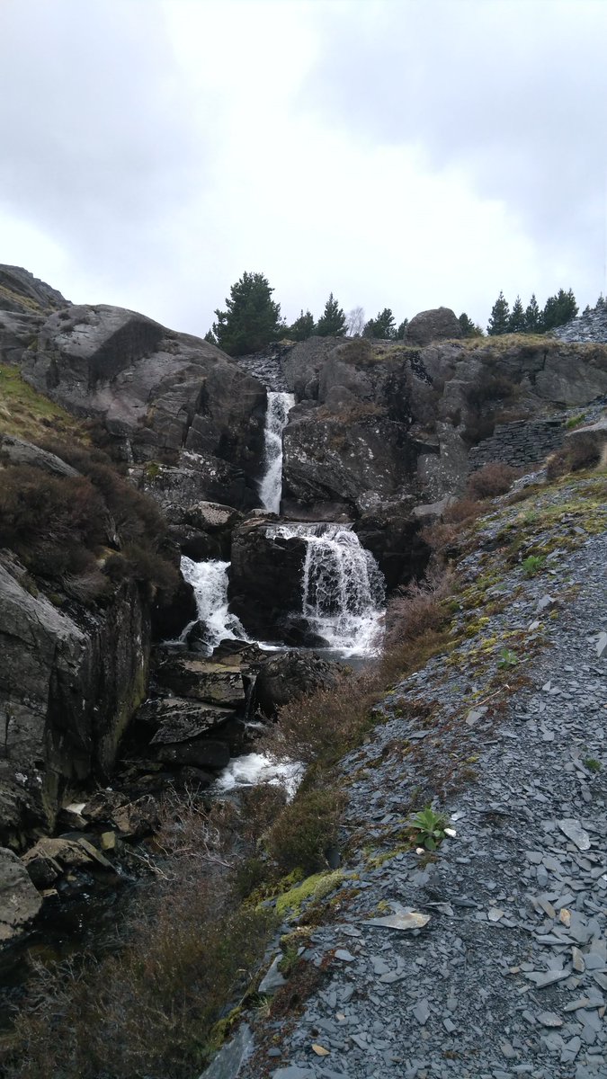 5/?? Into running/hiking? Imagine #coworking out of Blaenau <a href="/indycube/">indycube</a> and then nipping out for a 40 minute run as I did for lunch hour today in this?! So gorgeous @Wales_Is_