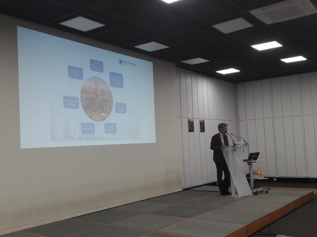Connexion_21's tweet photo. "Paris peut se vanter d'être le #FabLab de tous les projets de métropolitains." Alexandre MISSOFFE @GreaterParis https://t.co/i5DSAKMgm0