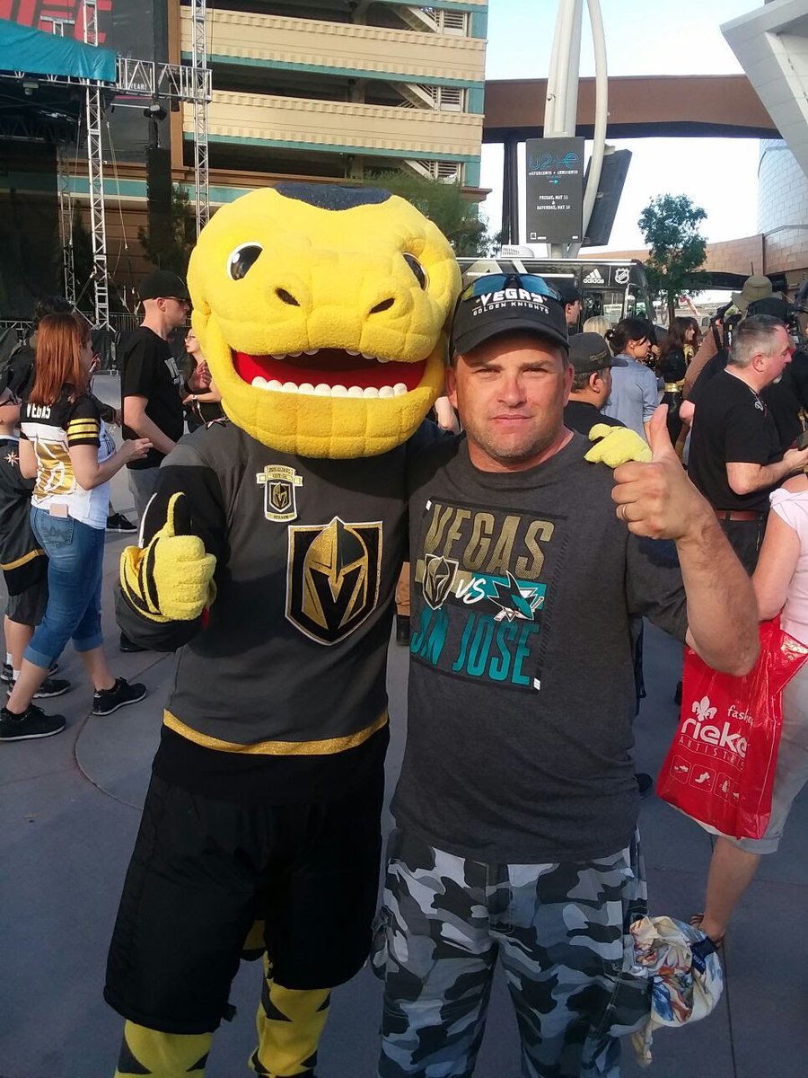 DaBadassPosse's tweet photo. @GoldenKnights READY TO FISH!!! https://t.co/pLx8CtuV76