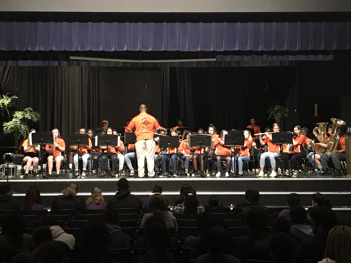 The NHHS Band performed  for our students. What an awesome show! <a href="/NewHanoverCoSch/">New Hanover County Schools</a> #NHCSchat