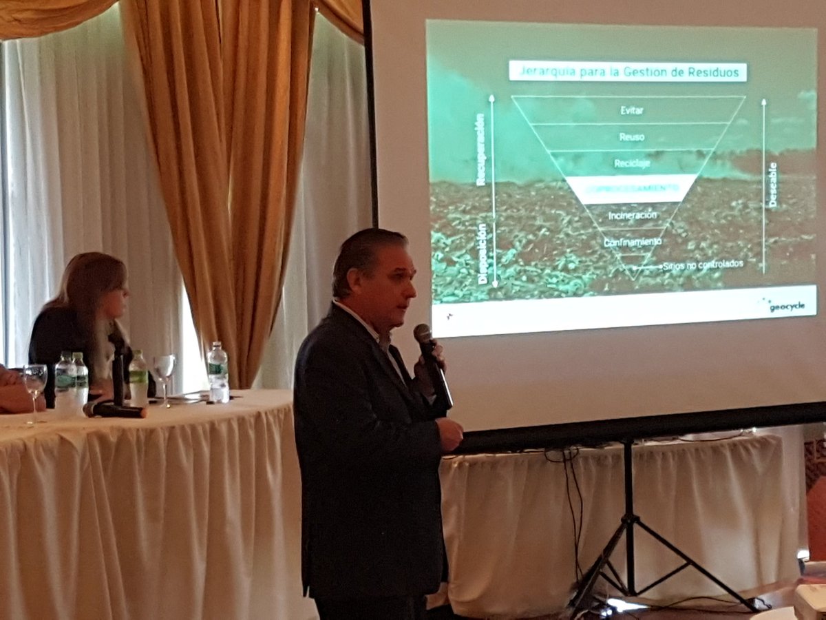 FSustentable's tweet photo. Oscar Enriquez de @GeocycleMX , el Dr. Nicolás Wertheimer y Ramina Saravia de @CocaColaAr nos hablan de proyectos sustentables de cada empresa en nuestra "Jornada Industria y Desarrollo Sustentable en el NOA" #FSustentable #Jujuy https://t.co/VXILOCjq91