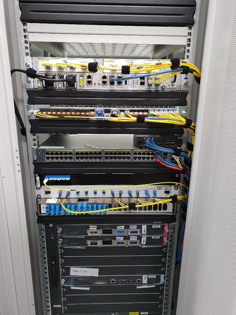 OVHcloud Network on X: "Our new routers in Prague,CZ  (prg-sitl-bb1-a72/prg-sitl-bb1-a9) are now up : the POP is now 100G ready.  Next step : upgrade NIX to 100G and connect https://t.co/Y892YnNt8f to 100G