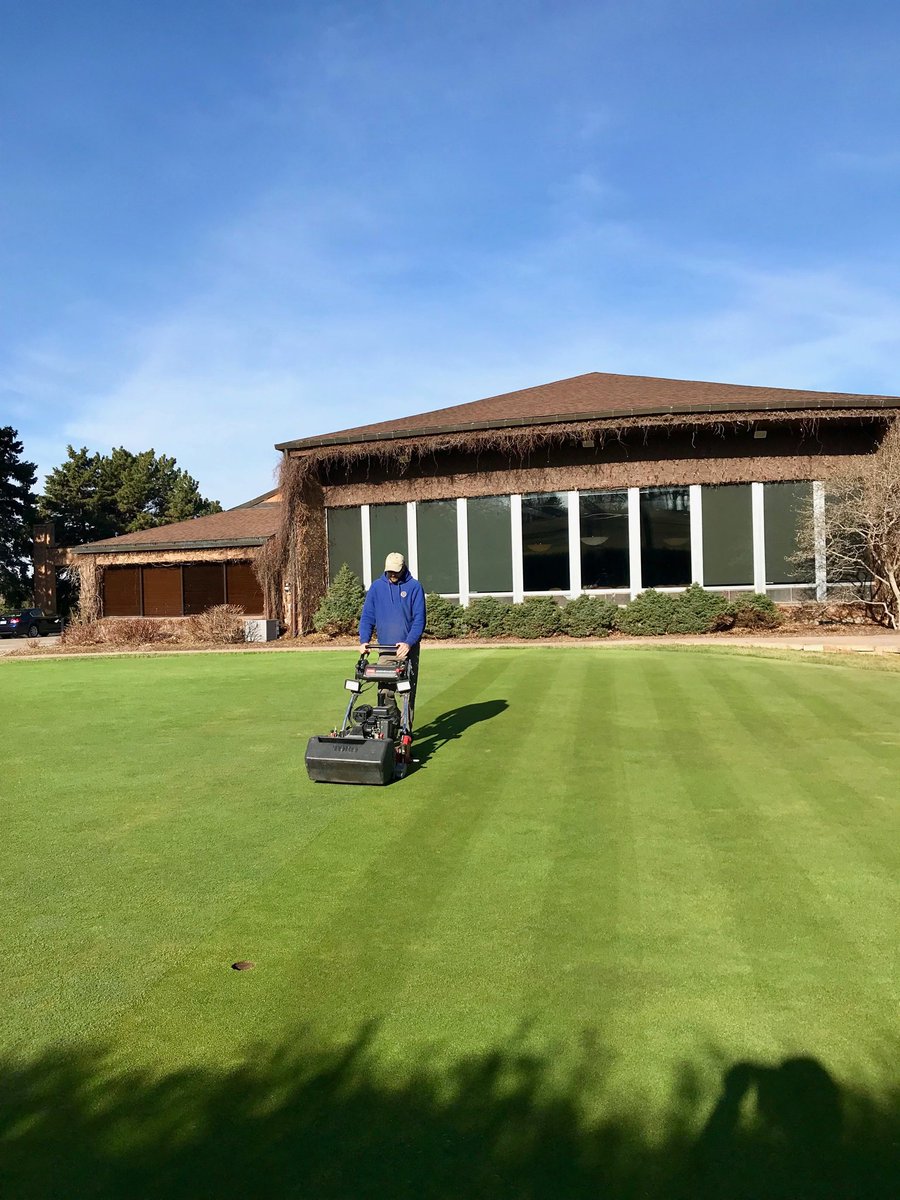 tcturf's tweet photo. @tolz_mann mowing the putting green for the tomorrow nights putting tournament. #firstcutoftheyear https://t.co/u9zCX4IP96
