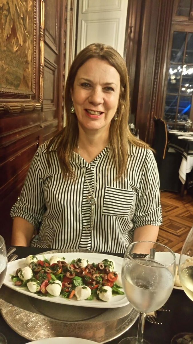 miriklaus's tweet photo. Ayer estuvimos cenando en Club del Progreso Restaurante.! Buenísimo! la comida excelente y el lugar, un verdadero lujo!!! Gracias @LosResto @ClubElProgresoR https://t.co/j1mVJ2nYZT