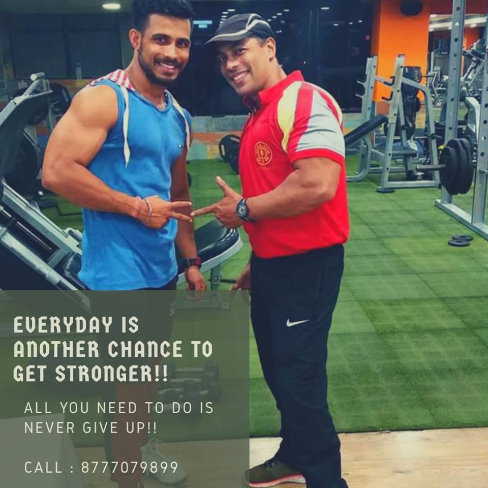 Samir_Fitness's tweet photo. Everyday is another chance to get stronger. All you need to do is never give up. #NeverGiveUp #SamirGhosh #Samirfitness #Bodybuilding https://t.co/nptjQBxVkb