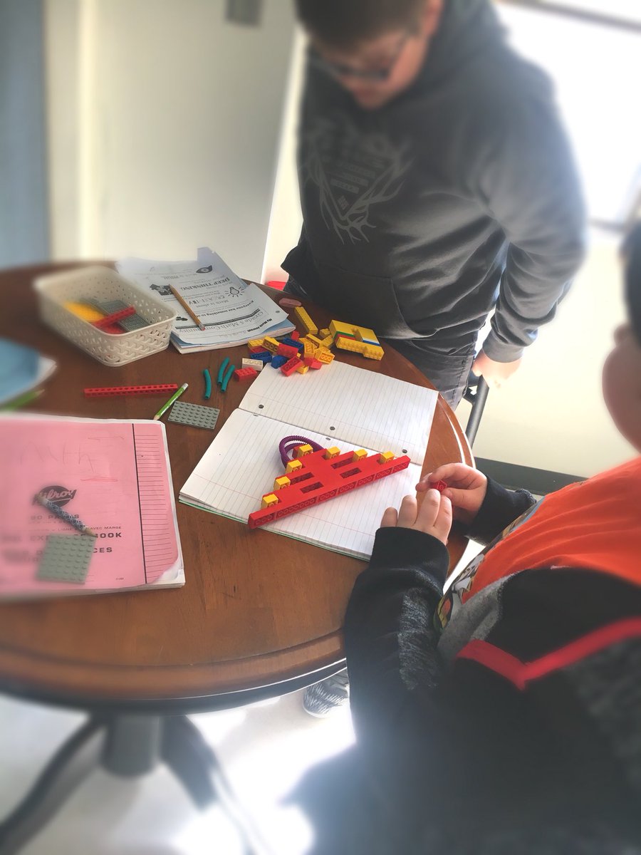 CalliMac10's tweet photo. Building growing patterns, charting variables and writing equations in Math this morning. #introtoalgebra #algebra #findtheunknown #edchat #gr5math #lego #makingthinkingvisible @HeatherCrook12 @DMGSchool https://t.co/PNCUSwGVlA