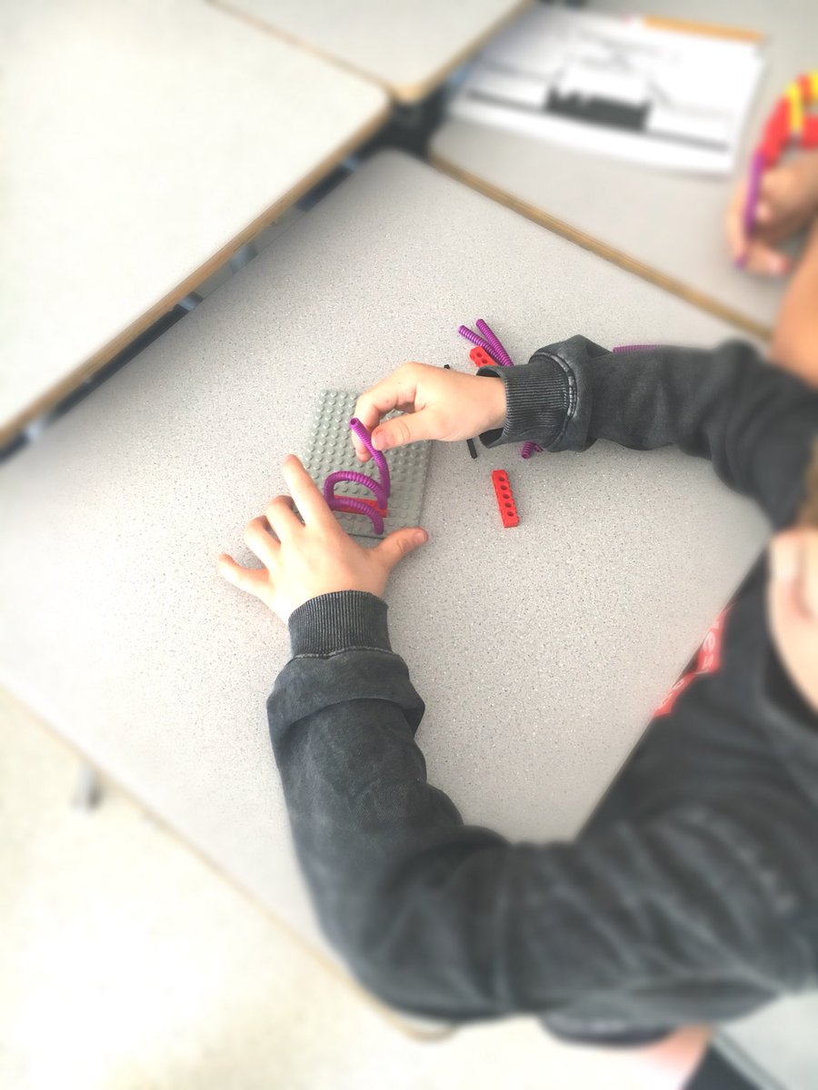 CalliMac10's tweet photo. Building growing patterns, charting variables and writing equations in Math this morning. #introtoalgebra #algebra #findtheunknown #edchat #gr5math #lego #makingthinkingvisible @HeatherCrook12 @DMGSchool https://t.co/PNCUSwGVlA