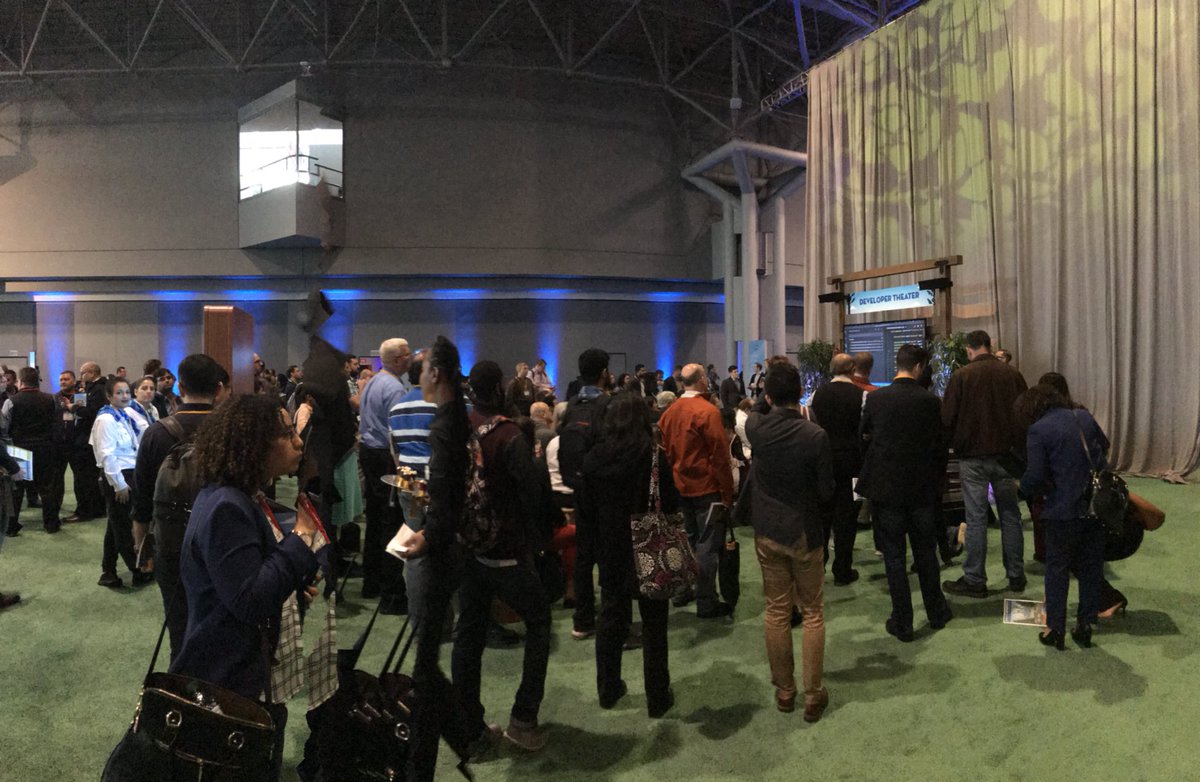 heatherldstorm's tweet image. The amazing @muenzpraeger talking about #SalesforceDX with standing room only!