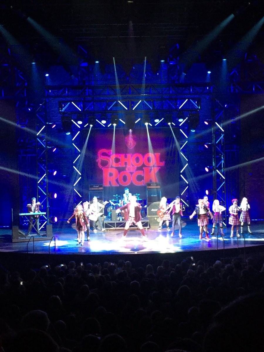 WGSGMusicislife's tweet photo. Had such a good time seeing ‘The School of Rock’ thanks to Mr Palmer for organising! @WGSBChoir @WilmingtonGSG @wilmingtonboys https://t.co/oRad7t1O8K