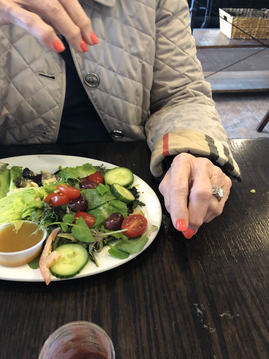 rbrlj's tweet photo. U did not eat ur salad. Y didnt u get chips. I thought it was going to b a real salad. #shitmimisays https://t.co/pOpUa9lTkL