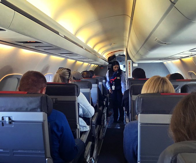 Heading down South... 😉 What&rsquo;s up, Louisville? 😀 https://t.co/UDja6jIfiu<a href="/tag/thelionking"class="tags"><span>#thelionking</span></a>