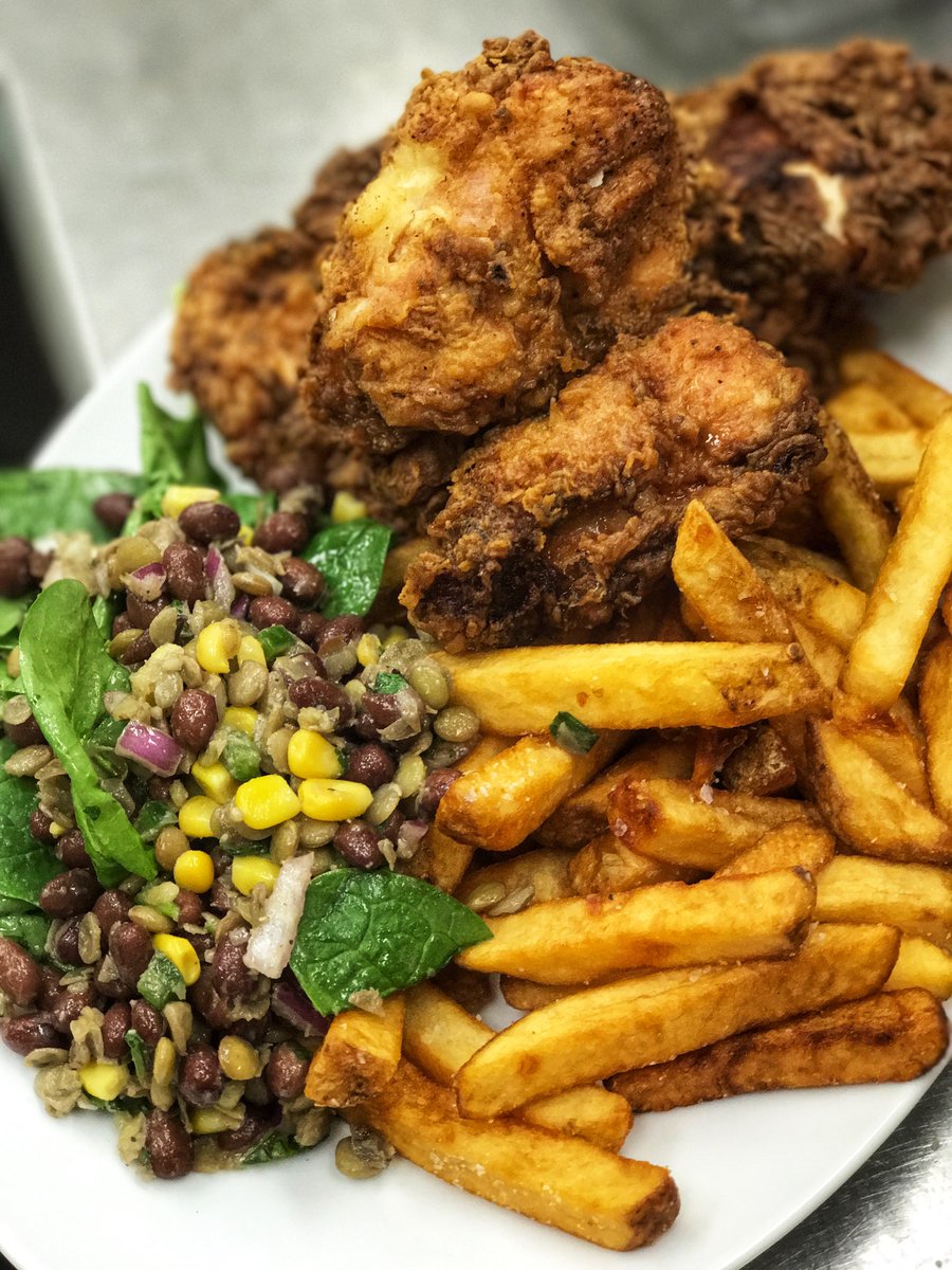 Every Thursday is Ontario Fried Chicken Day! Enjoy our crispy chicken thighs with your choice of sides and sauces! #OFC #guelpheats