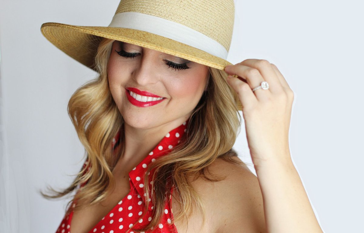 BraBridge's tweet photo. Treat Yourself.
Be Beautifully Confident with Bra Bridge this Mother’s Day and Beyond
#BraBridge #BraAccessory #BodyConfident #positivebodyimage
#BraHack #BraFit #LiftandHold #tamethetatas #loveyourbody #sideboob, #bodyconfidence #slimming #loveyourcurves #womenhelpingwomen https://t.co/qQbAAN2WzT