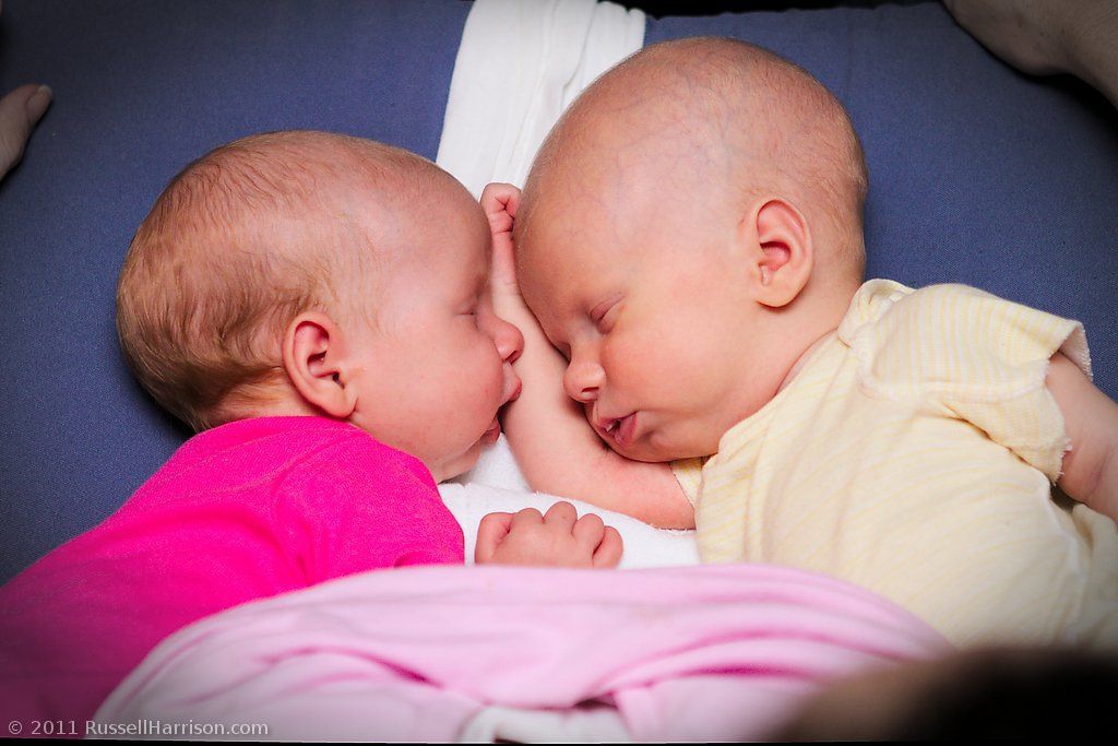 ideas_kcl's tweet photo. #TwinFacts Twins bond in the womb!

Yes, that's right, twins may begin interacting as early as 14 weeks into a pregnancy! https://t.co/KZacBZzhdP