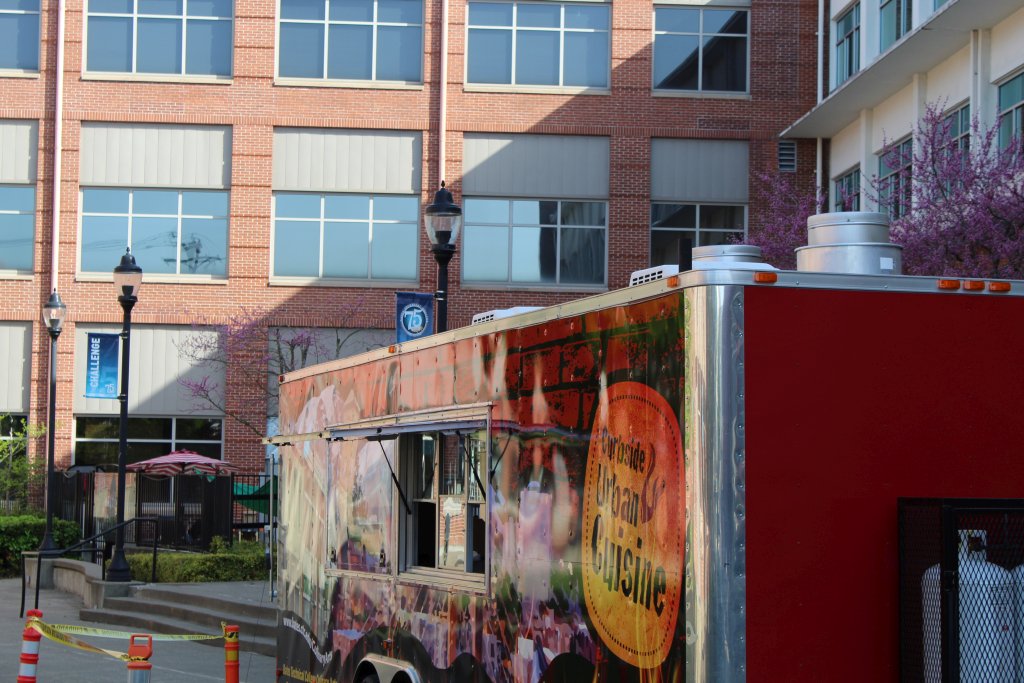 .<a href="/batescurbside/">CurbsideUrbanCuisine</a> getting ready for lunch business at the Health Fair today at the Downtown Campus! #Tacoma #HealthFair #GetHealthyStayHealthy