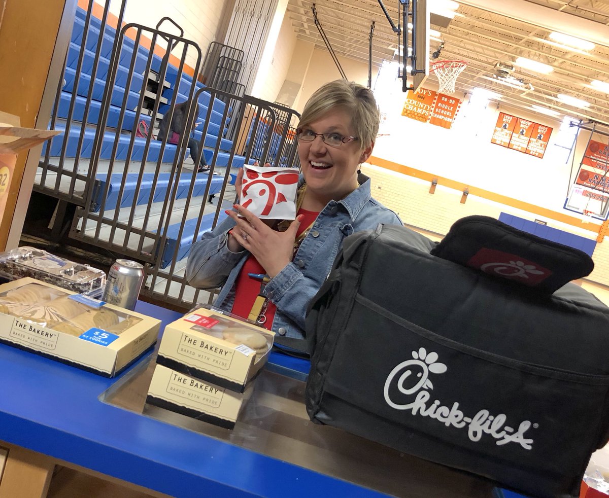 MsLizThacker's tweet photo. Thank you @faithpromise North for feeding our teachers during testing week! #partnerships #tcapweek #NMSRangerPride #CommunitySchools https://t.co/yKa8WzNL7G