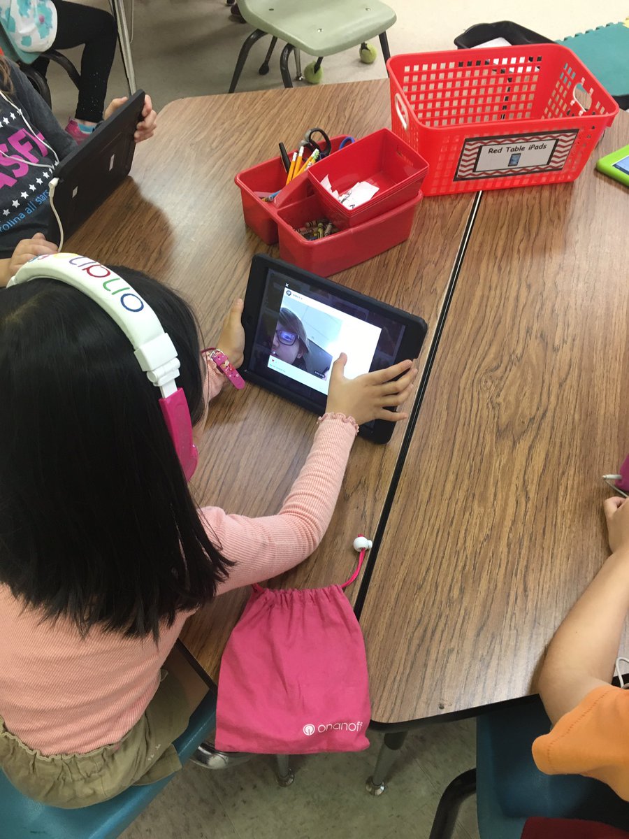 Poem in Your Pocket Day was a success! We loved our flash mob visitors and listening to poetry from our Ephesus community on @Flipgrid! #EESLearnAndLead #PoetryMonth