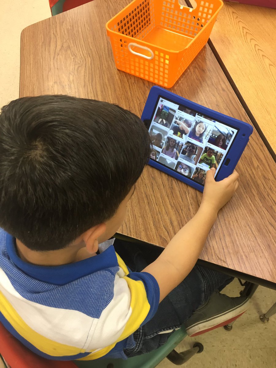 kbairdees's tweet photo. Poem in Your Pocket Day was a success! We loved our flash mob visitors and listening to poetry from our Ephesus community on @Flipgrid! #EESLearnAndLead #PoetryMonth https://t.co/HtGXJSsiaz