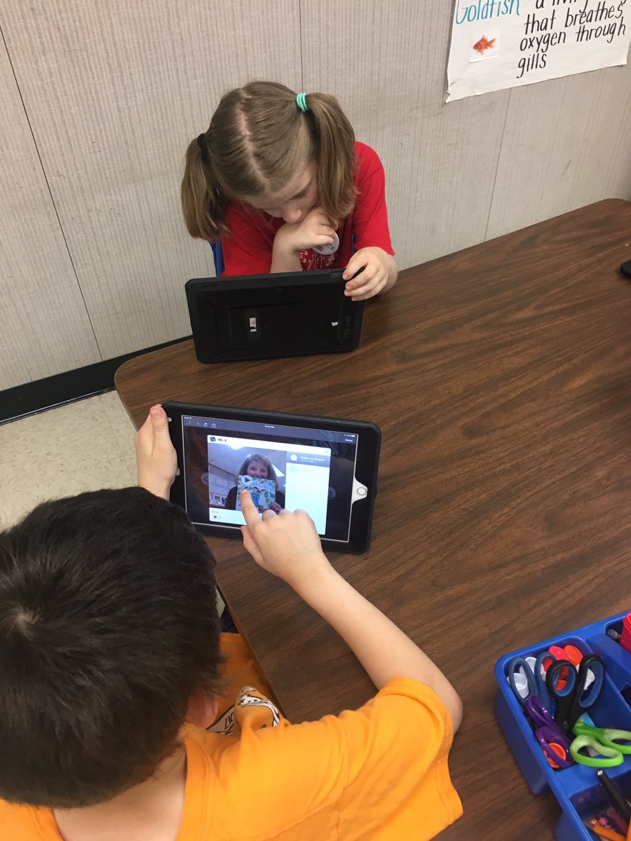 kbairdees's tweet photo. Poem in Your Pocket Day was a success! We loved our flash mob visitors and listening to poetry from our Ephesus community on @Flipgrid! #EESLearnAndLead #PoetryMonth https://t.co/HtGXJSsiaz