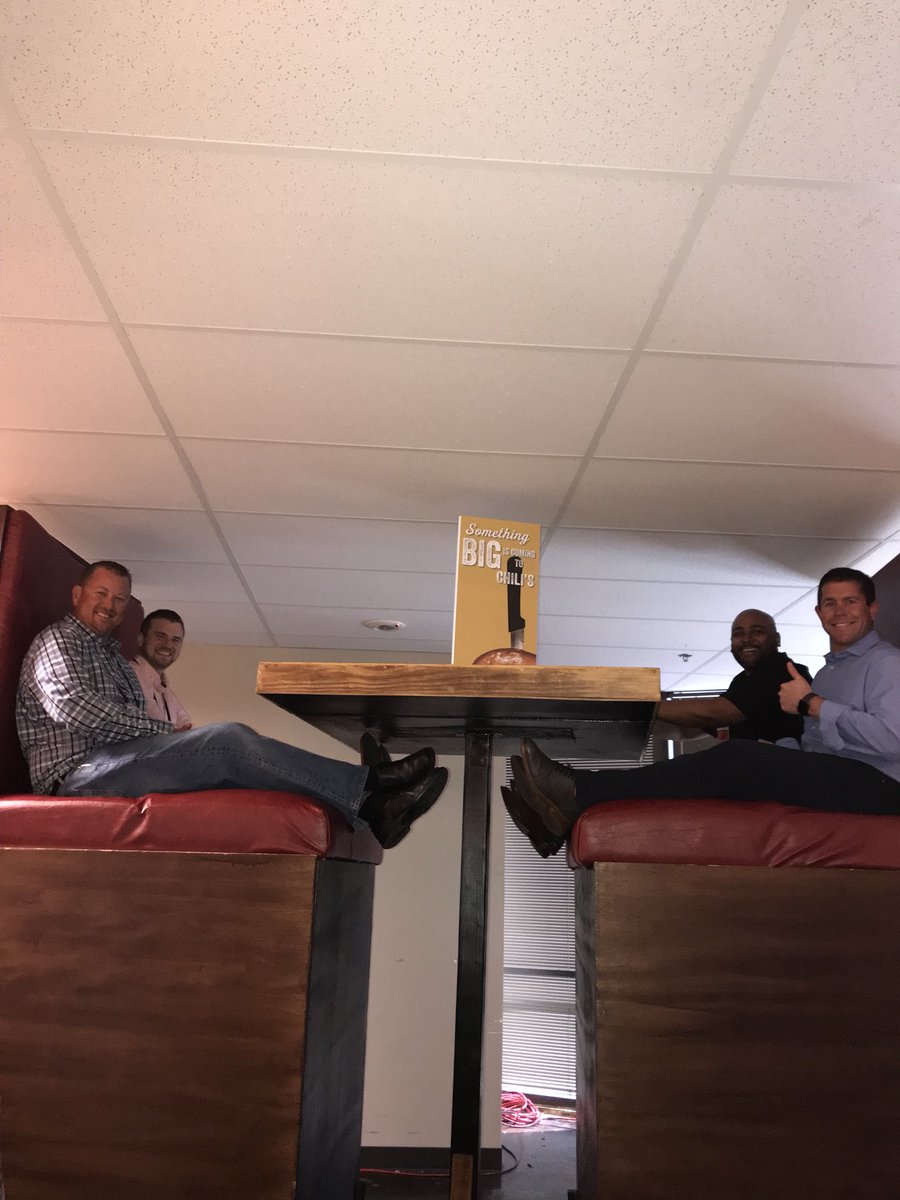 dougcomings's tweet photo. Things really are bigger in Texas!  @ChilisJobs #theguestcounts https://t.co/h9927xRa6t