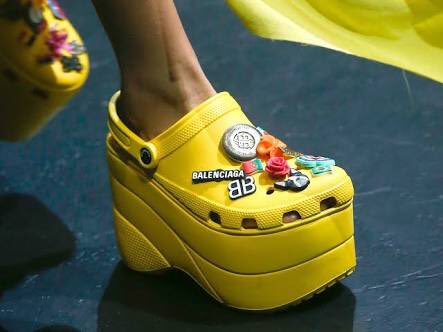 @retardoislamico E esse crocs deles que custa 850 dolares??