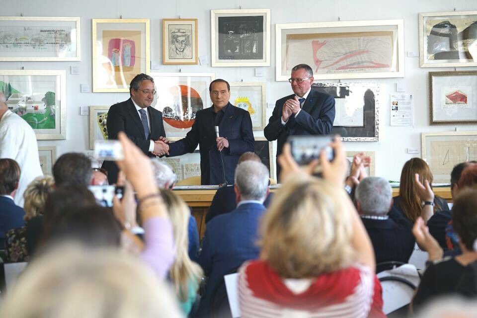 Continua il mio tour del Friuli-Venezia Giulia per sostenere #FedrigaPresidente della Regione con la tappa a #Spilimbergo. Alla città ho fatto i miei più affettuosi auguri, naturalmente... #rosso-neri!