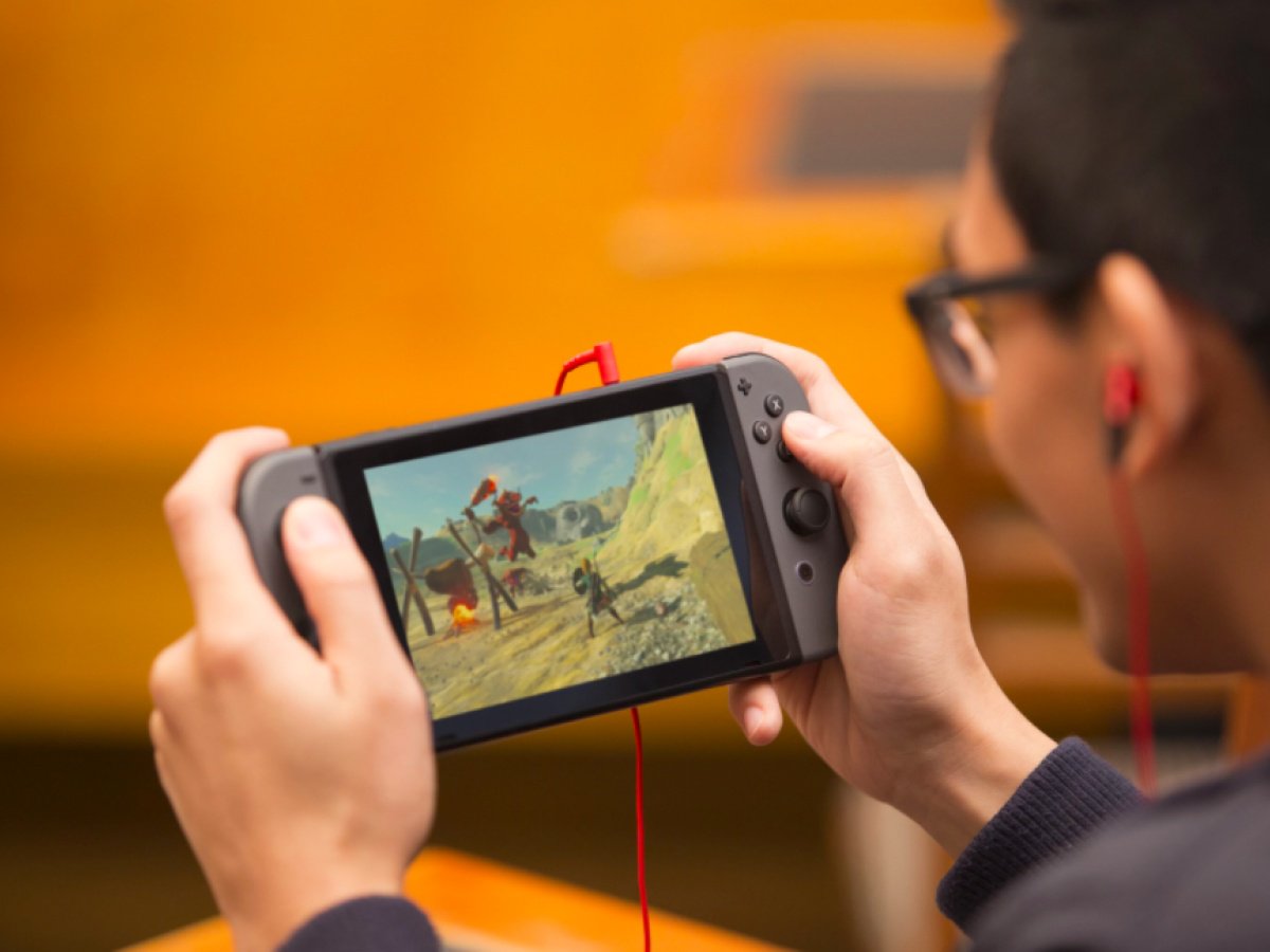 nintendolife's tweet photo. Nintendo Expects To Sell Another 20 Million Switch Consoles This Financial Year https://t.co/Il7Za1dJOJ #Repost #NintendoSwitch https://t.co/BffdA08Rng
