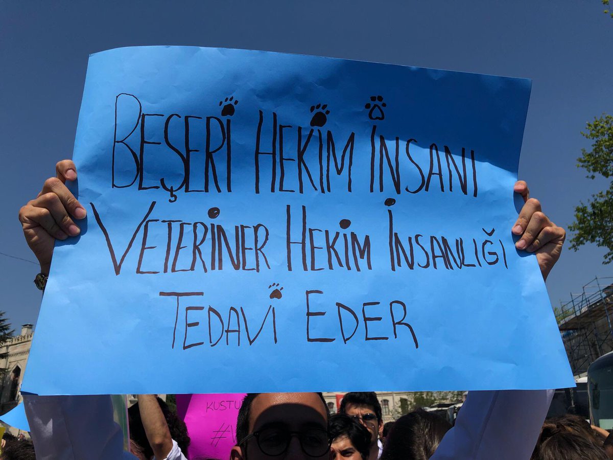 yilmaz_batu's tweet photo. #daha İstanbul Üniversitesi bölünemez #VeterinerFakültesineDokunma https://t.co/77oCOe4iEl