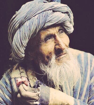hamad_hamoud's tweet photo. لَوْ أَجْدَبَ الزَّهْرُ مَا جَفَّتْ مَنَابِعُنَا
مَازَالَ يُزْهِرُ فِي أَعْمَاقِنَا الأَمَل https://t.co/BMMPqtM35B