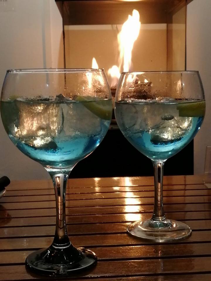 CanJaumeBeach's tweet photo. Can Jaume Beach Bar - Un sitio genial para pasar un buen rato con amigos y gozar de la buena coctelería como los gin-tonics, cervezas de varios tipos y zumos naturales. Disfruta de nuestra cocina! Abrimos cada día a partir de las 10.00h. Os esperamos! Vuestro Team de Can Jaume https://t.co/MmnfIKctjz