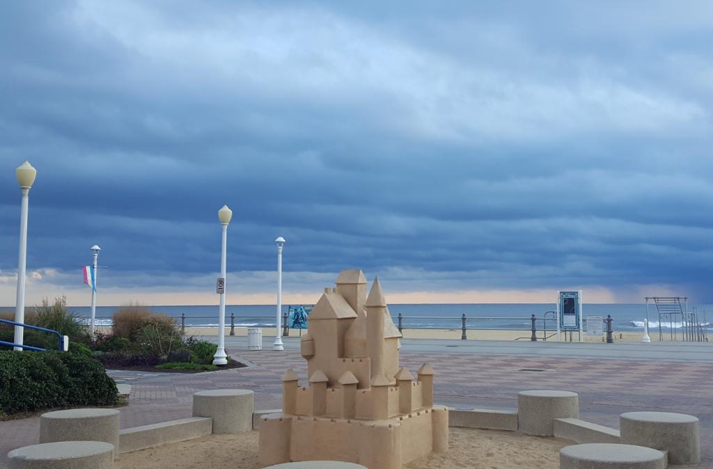SheratonVBO's tweet image. April showers on the ocean's horizon are nothing short of spectacular. #beachlife