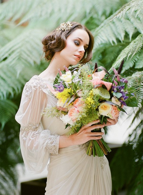 alex_dev_1's tweet photo. Loving the details in this Romantic Vintage Wedding Inspiration in Paris on @CVBrides captured by #BonPhotage! #w... https://t.co/XCVJbximen https://t.co/zrkSgdFT5u