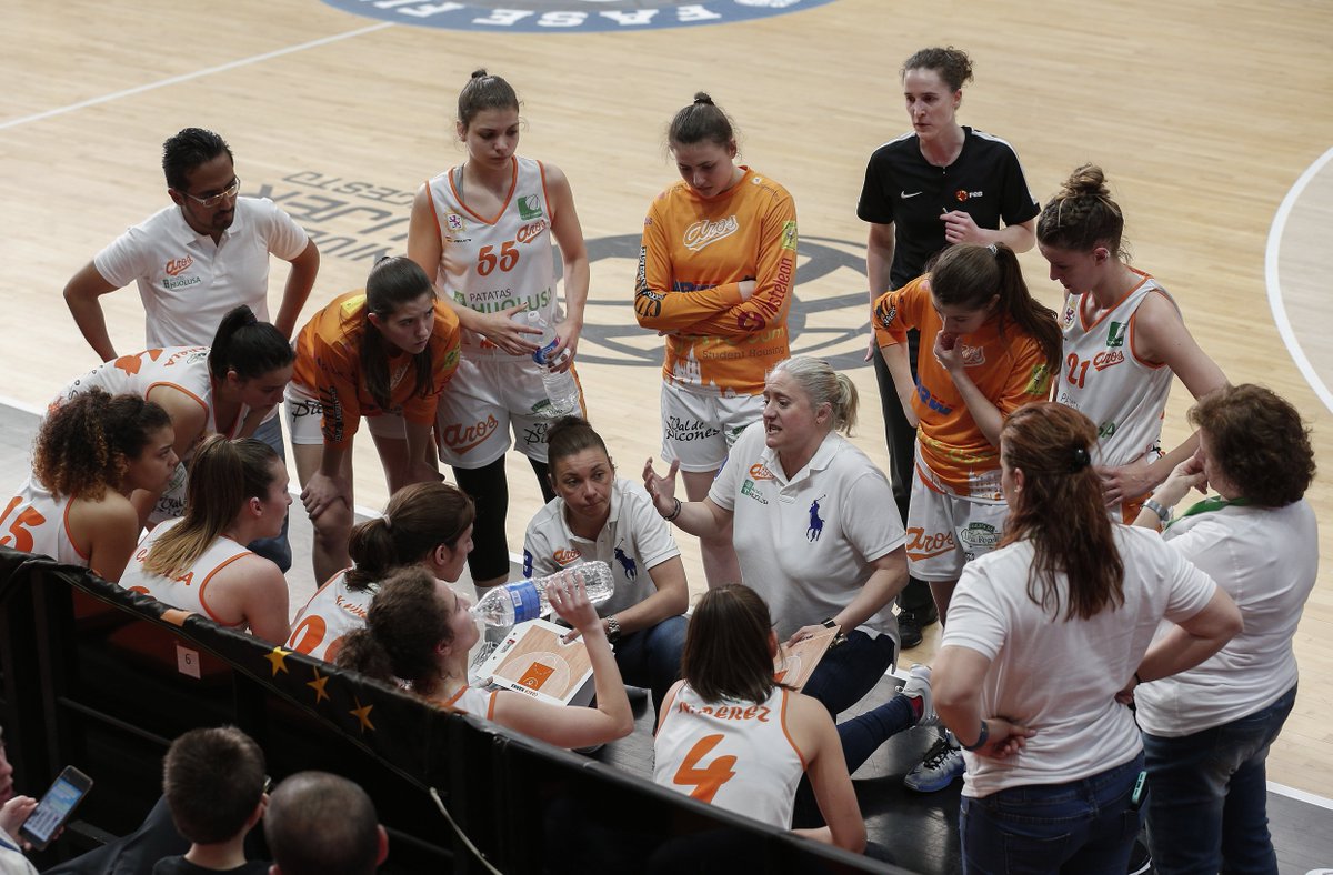 CompeticionFEB's tweet photo. #FaseFinalLF2 

📸 Sigue el partido entre el @CBArosLeon y el @CBClaret
pero aquí tienes las mejores fotos

🔽 Galería de fotos, jueves:
https://t.co/28uZJfSASB https://t.co/iJHcwm4kCr