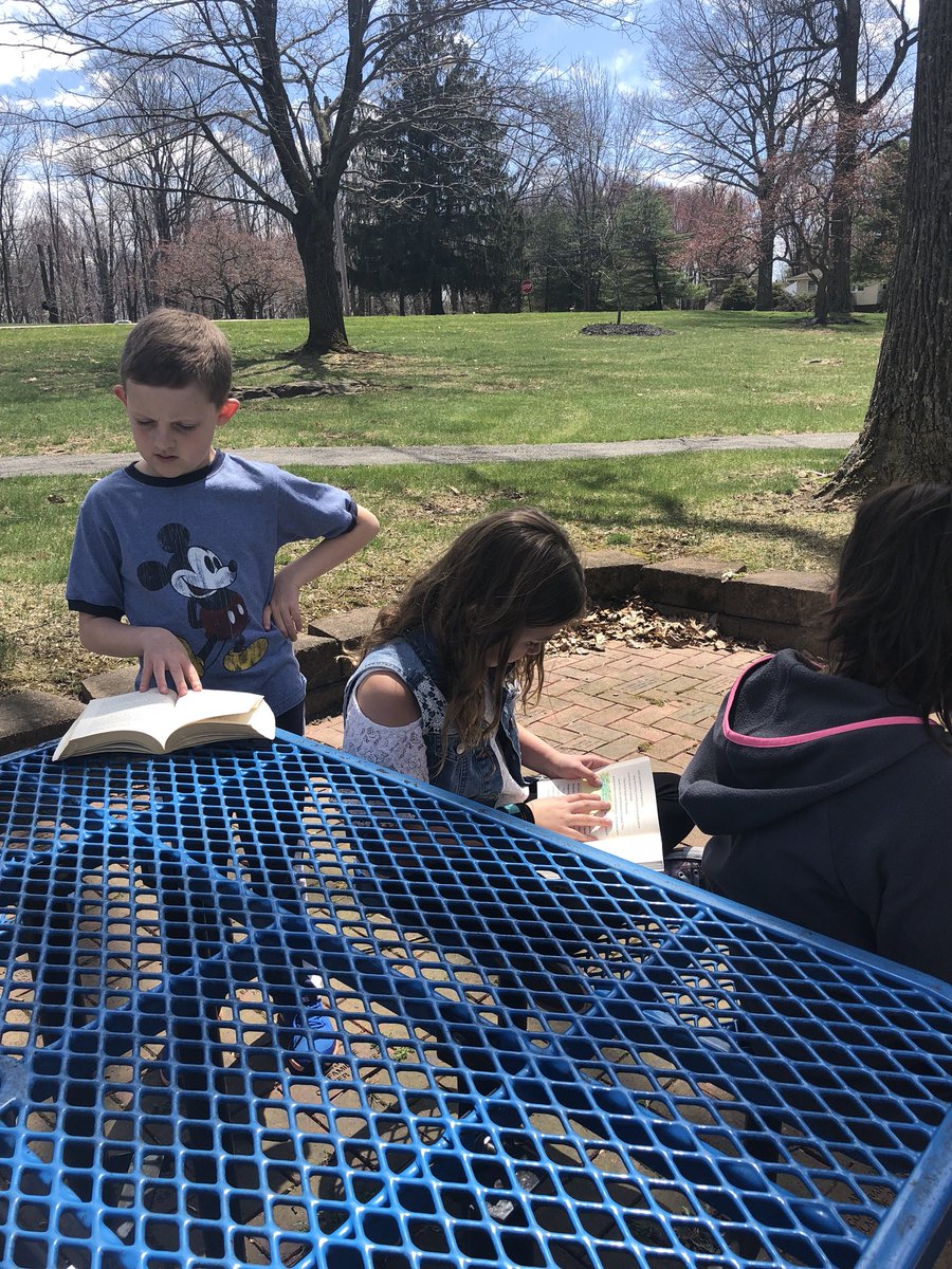 CG_grade4's tweet photo. Enjoying afternoon reading time in the front courtyard! @CenterGroveES #carusorodimer102 #happyspring https://t.co/9HkfAfOxQJ