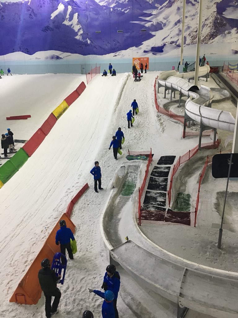 EventsChill's tweet photo. Lots of people are having fun on our open evening tonight #eventprofs #wellbeing #snowrules https://t.co/Y1HL2vKVmm