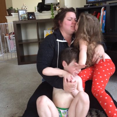 EightDazedAWeek's tweet image. This is the best shot of me and my kids.  #NewProfilePic