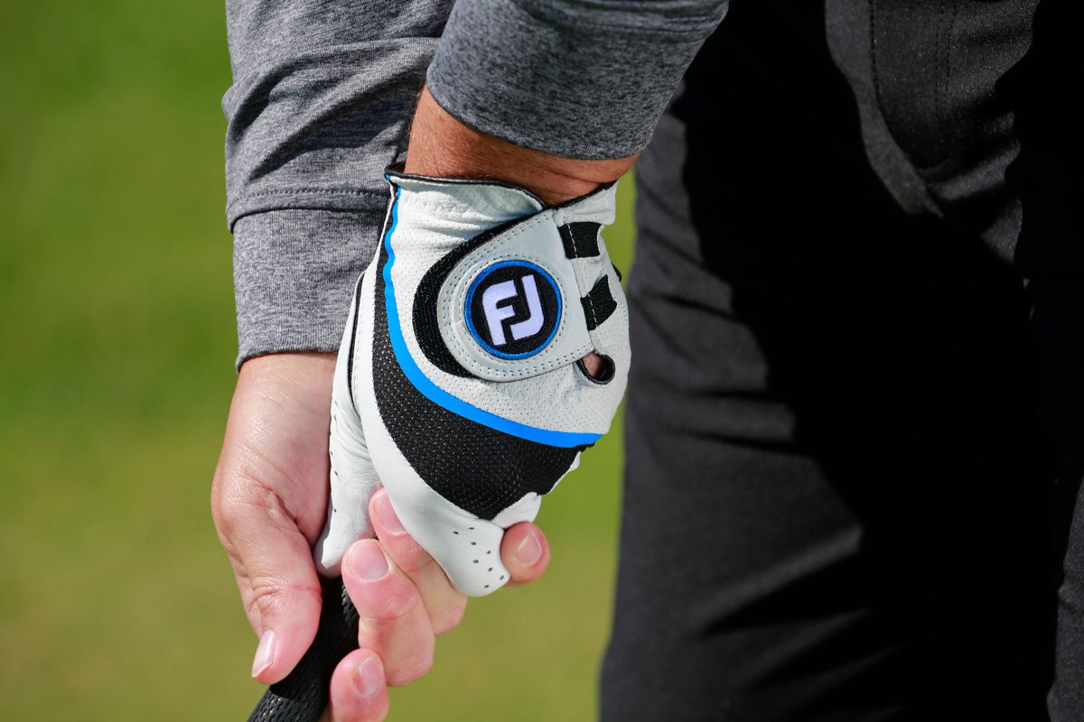 FootJoy's tweet photo. "A multi-functional glove that combines the soft feel of a leather glove with the durability of an all-weather offering."

#ProFLX has officially been named to the Golf Monthly Editor's Choice list for 2018: https://t.co/smJ5fCcCaQ #1GloveinGolf https://t.co/SiWFjbRqjr